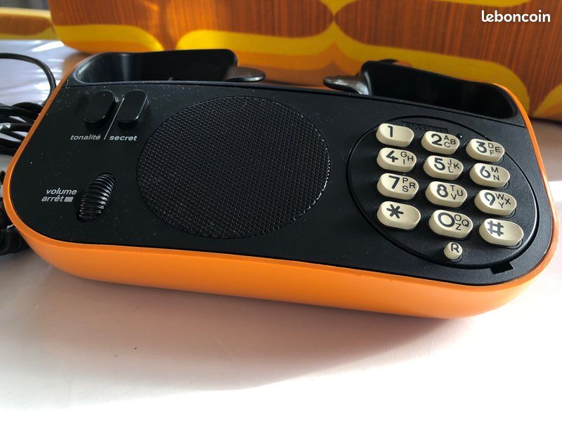 Téléphone Fixe Vintage POP Orange TELIC - Années 60/70 - Déco Rétro Non Testé