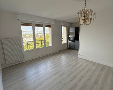 Appartement T2 rénové avec cave et parking Angers (Rue Larevellière)