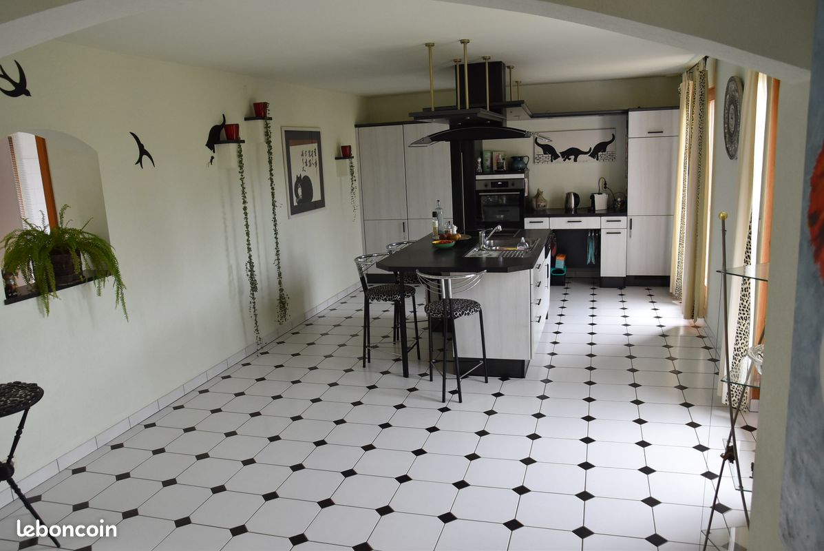Maison 5 pièces 176 m² · à Hésingue · 176 m² · 669 000 €