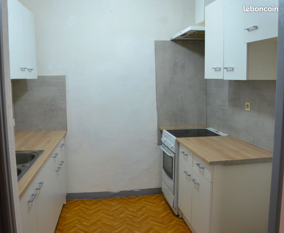 Appartement 2 pièces 47 m² · à Le Luc · 47 m² · 650 €