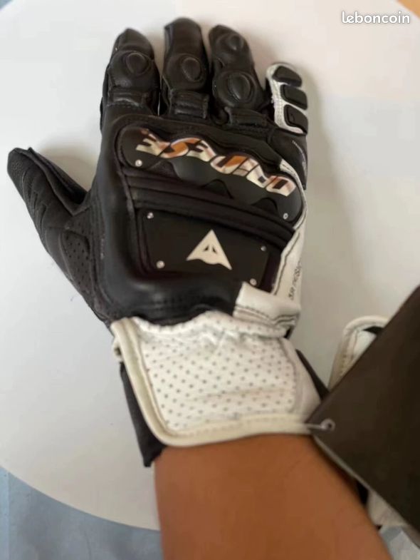 Gants moto Dainese taille M cuir perforé neuf (image 1)
