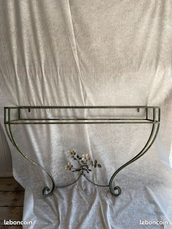 Console en fer forgé avec fleur d'églantier (image 3)