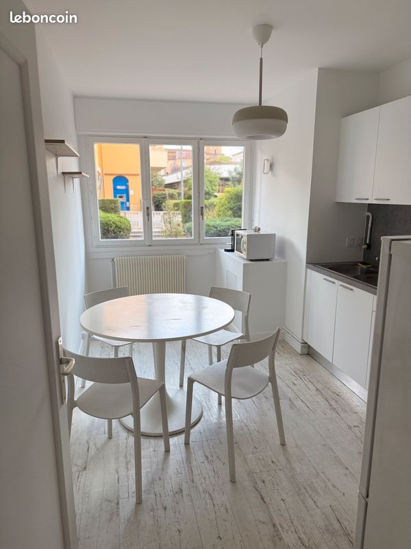 Appartement 1 pièce 35 m² · à Écully · 35 m² · 930 €