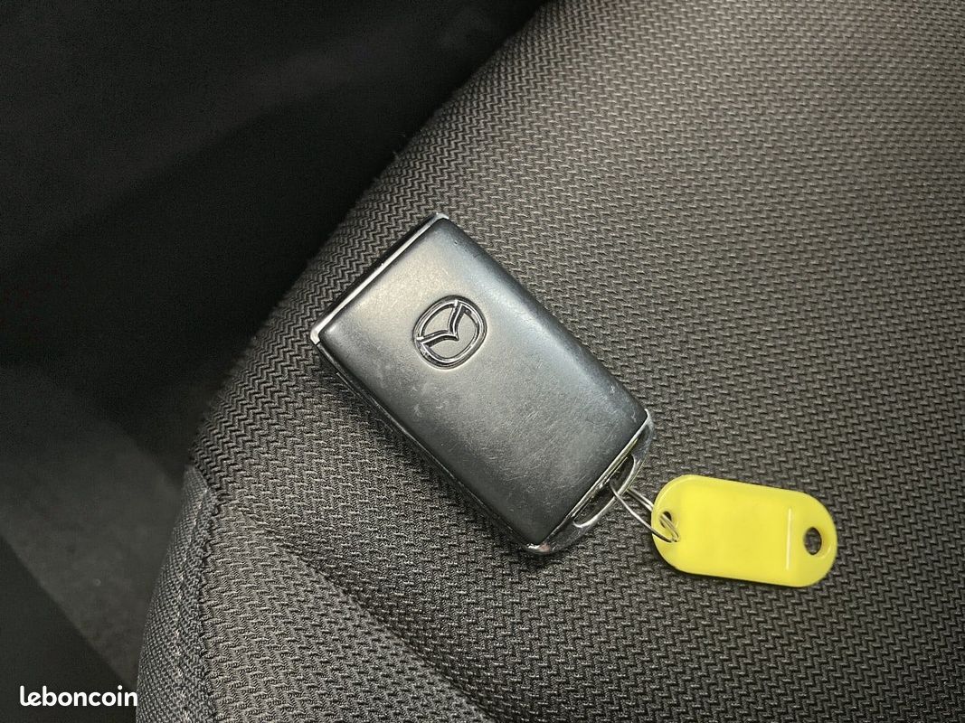 MAZDA Mazda3 5 portes 2.0L e-SKYACTIV-G M Hybrid 122 ch BVM6 Prime-Line (image 30)