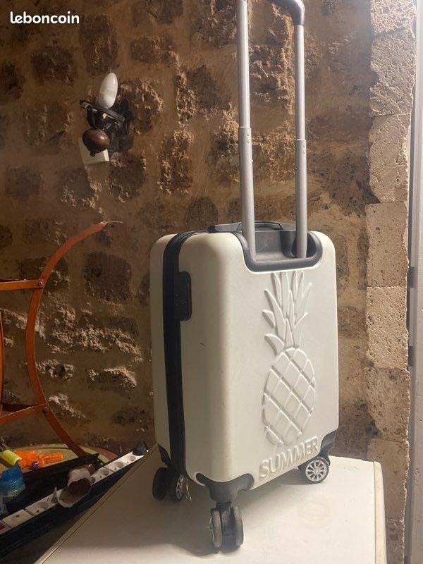 Petit valise (image 3)