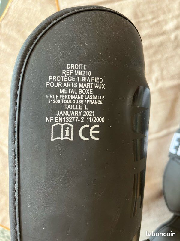 Protege Tibia Boxe Thai Protège-Tibias Pieds METAL BOXE MB210