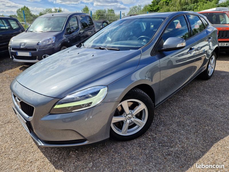 Volvo V40 D2 120CH BVA KINETIC * BLUETOOTH * XENON * RADAR (image 19)