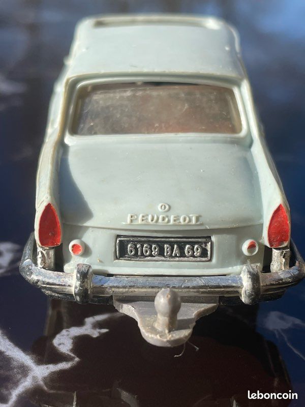 NOREV - 93 - Peugeot 404 Avec Caravane Digue - Bleu ciel - En boite