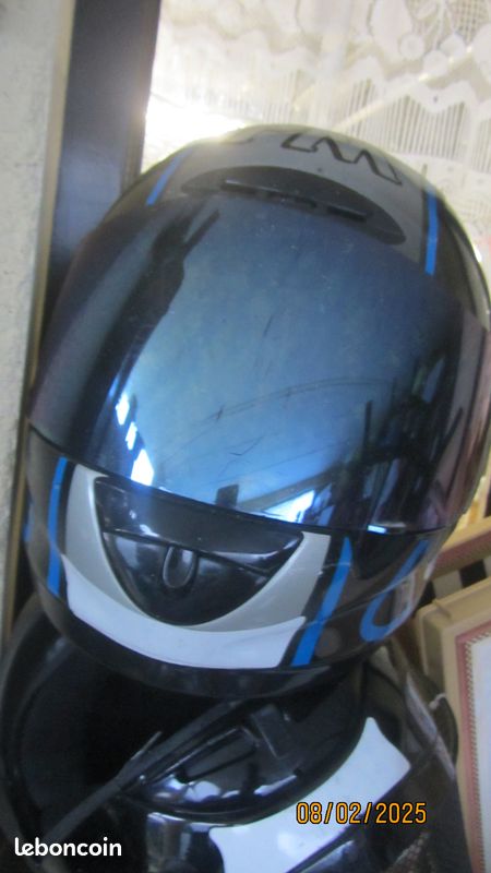 Casque de moto (image 1)