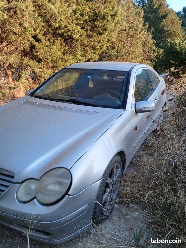 Pièces Mercedes 220 coupé (image 2)