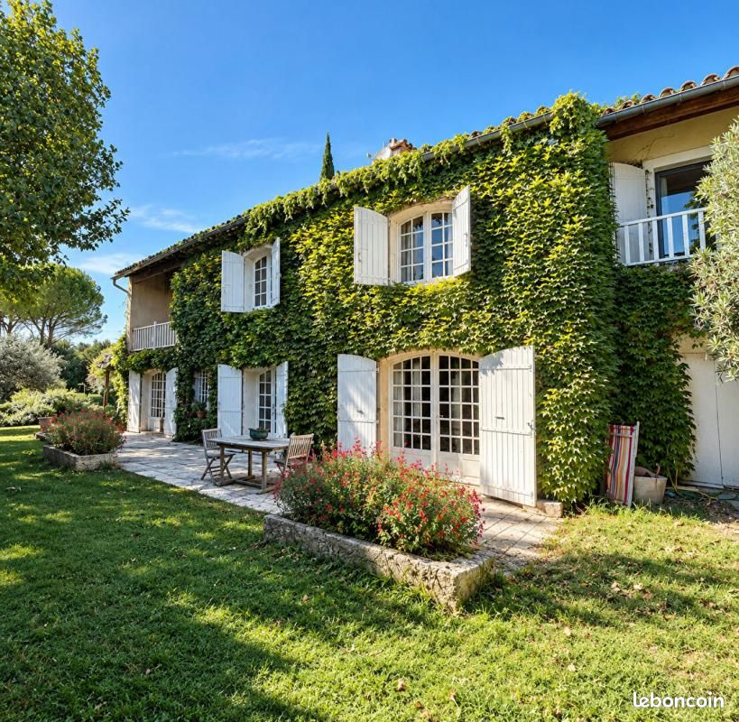 Maison 7 pièces 270 m² · à Châteaurenard · 270 m² · 980 000 €