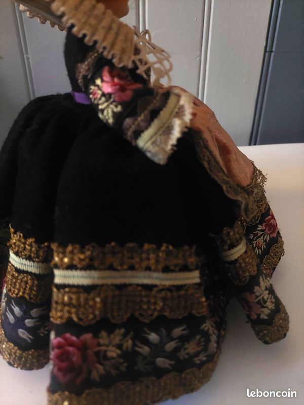 Poupée ancienne costume traditionnel Corse celluloid - Collection