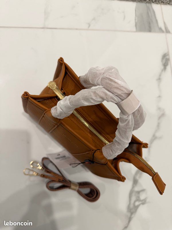 Sac Pierre Cardin Neuf (image 3)