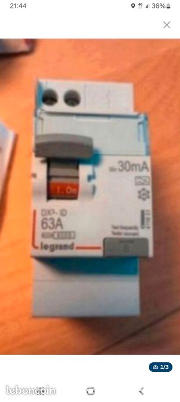 3 interrupteurs différentiels neuf Legrand 2P 63A 30mA type A (référence 411651) (image 2)