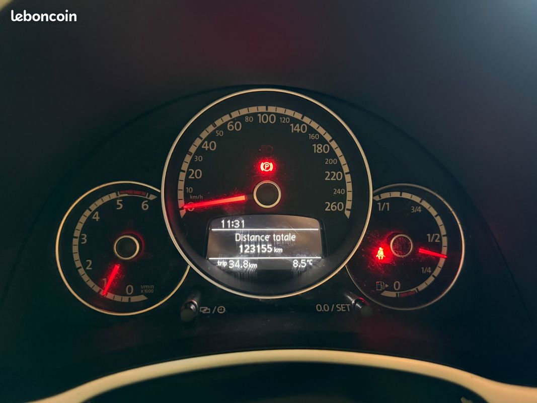 Volkswagen coccinelle 1.6 tdi 105 ch radar de recul avant et arriere (image 19)