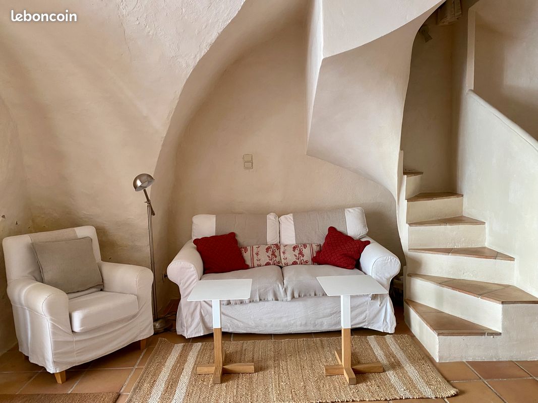 Maison 2 pièces 70 m² · à La Roque-d'Anthéron · 70 m² · 850 €/mois