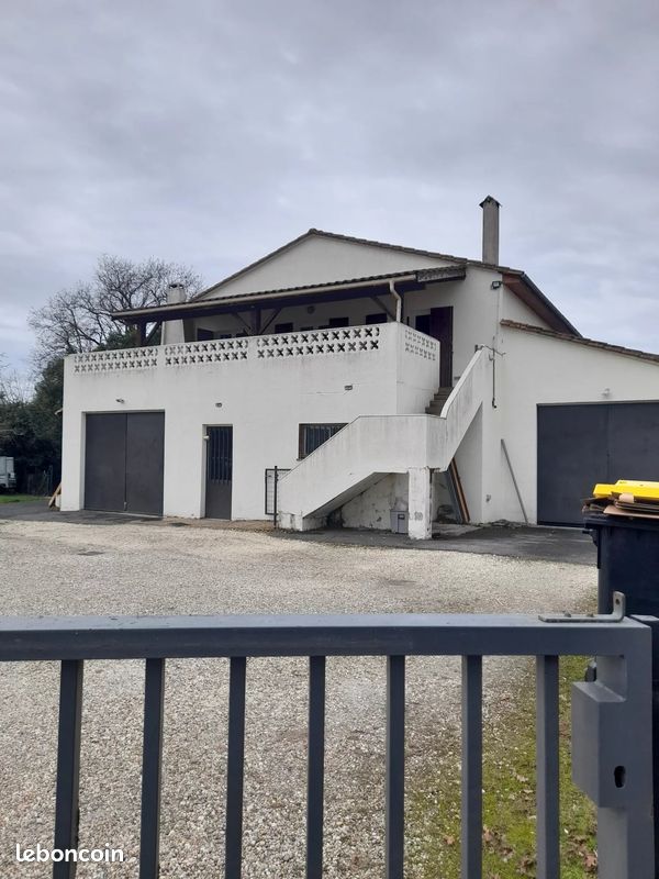 Immeuble 326 m² · à Tresses · 326 m² · 495 000 €
