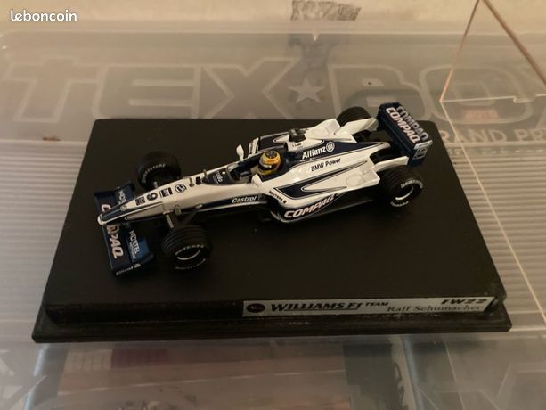 A collectible scale model Williams FW22 from Hot Wheels F1