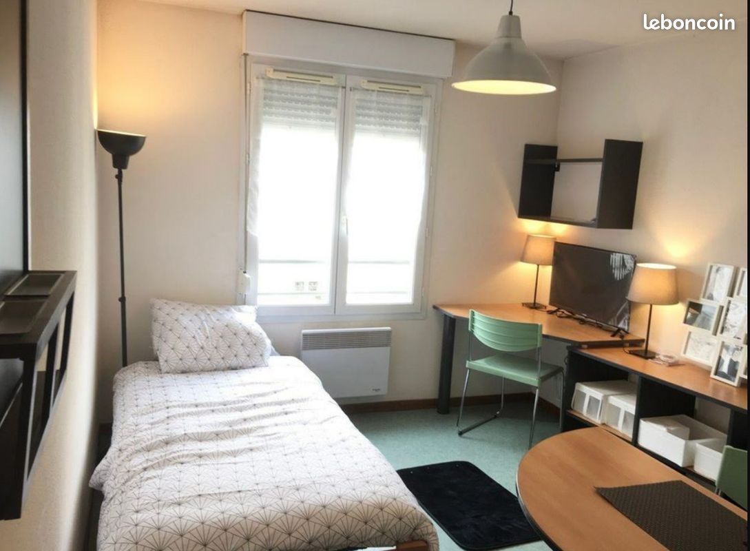 Appartement 1 pièce 18 m² · à Saint-Étienne · 18 m² · 390 €/mois