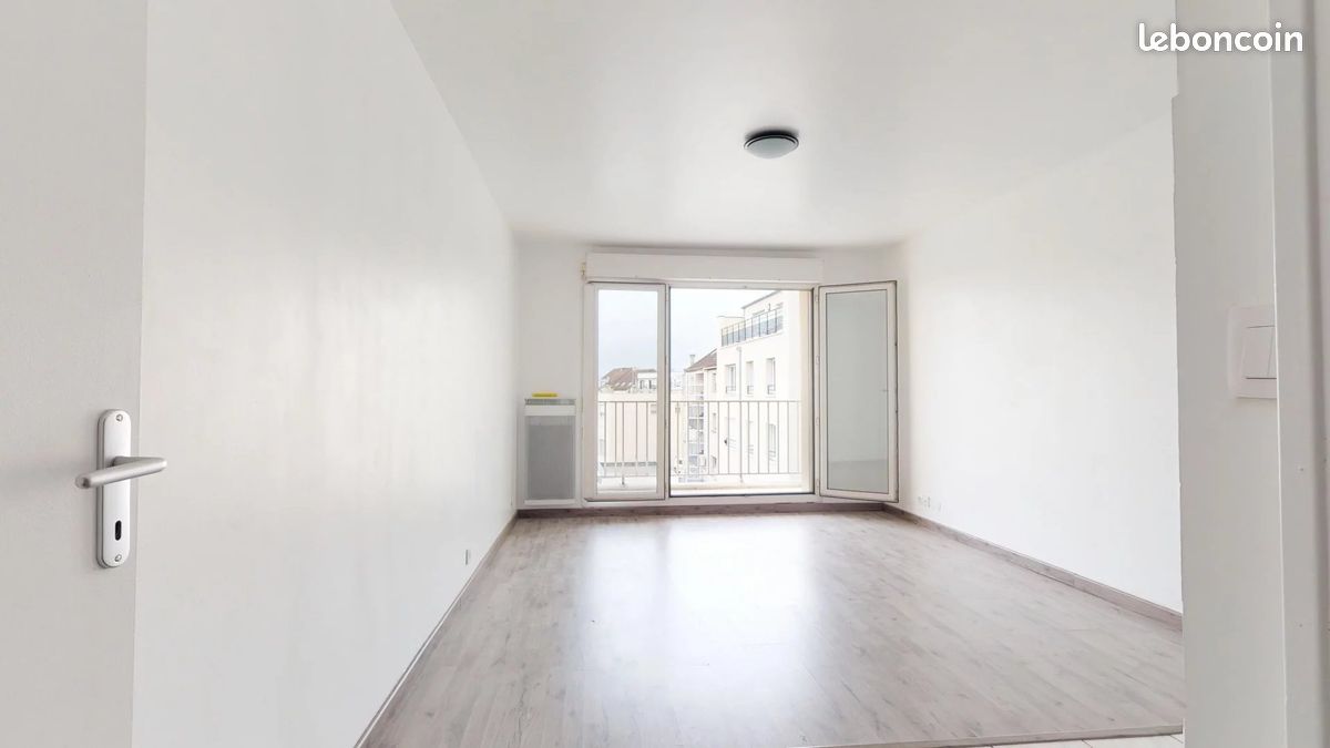 Appartement 1 pièce 29 m² · à Pontault-Combault · 29 m² · 644 €/mois