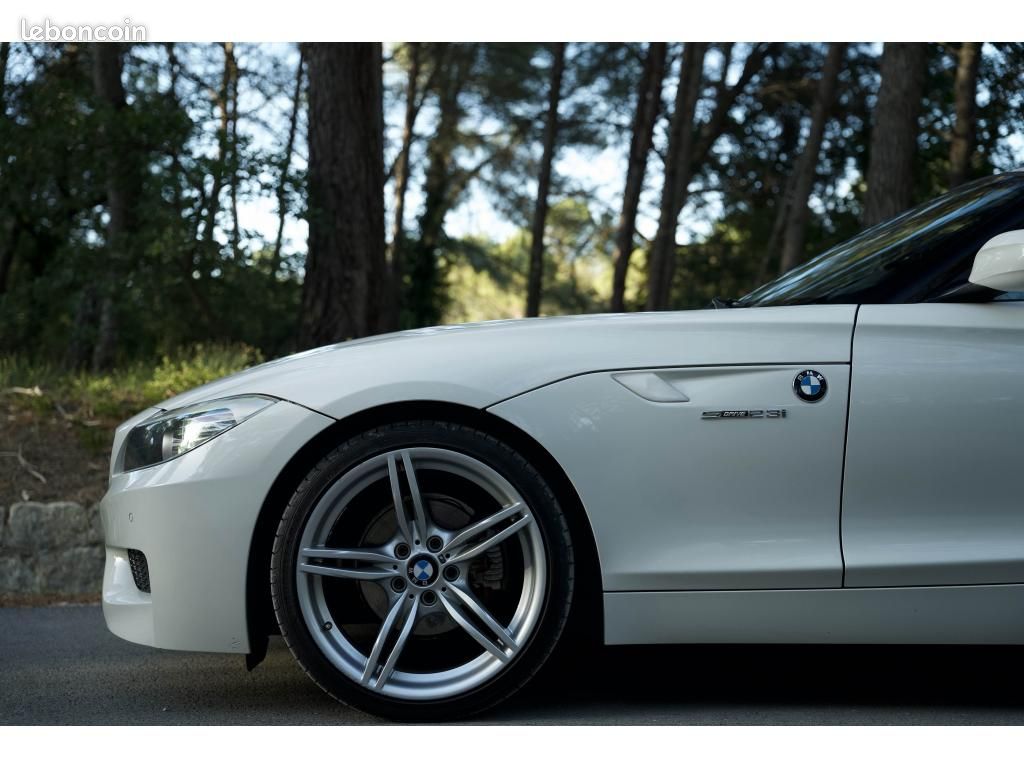 BMW Z4 PACK M sDrive 23i - SIEGES CHAUFFANTS - CHASSIS SPORT - ECRAN (image 16)