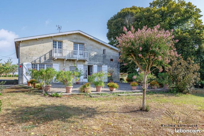 Maison 12 pièces 329 m²
