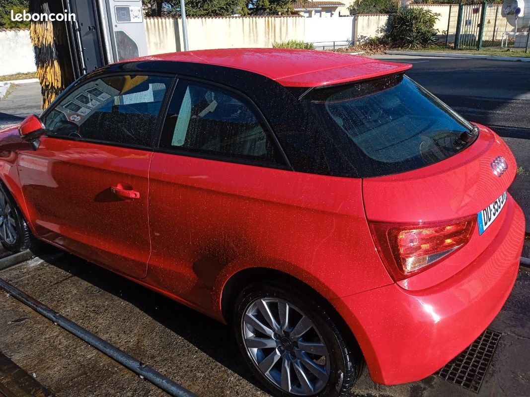 Vend voiture Audi A1 8 6ch 2014 (image 1)