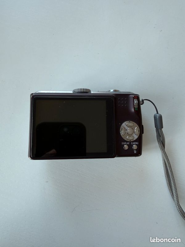 Appareil photo numérique Panasonic LUMIX DMC-TZ5 9MP : WORKS