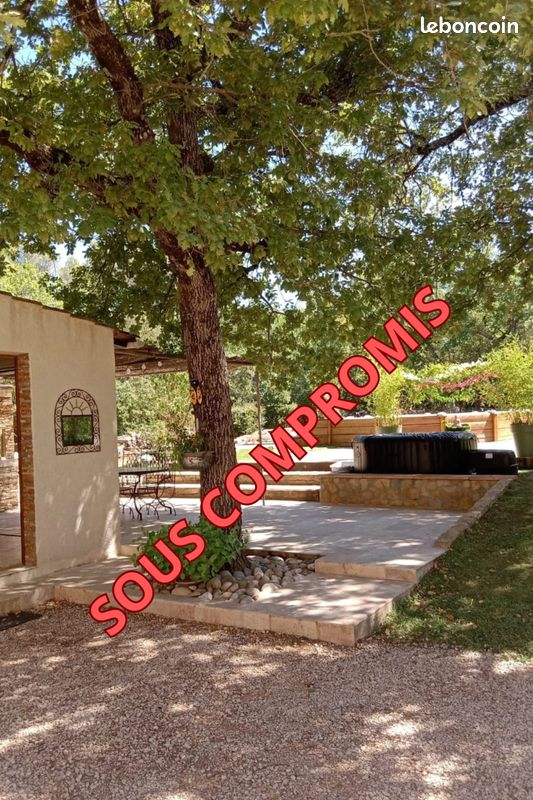 Maison 6 pièces 200 m² · à Nans-les-Pins · 200 m² · 699 000 €