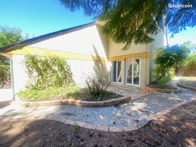 Maison 4 pièces 97 m² · à Bourges · 97 m² · 1 020 €