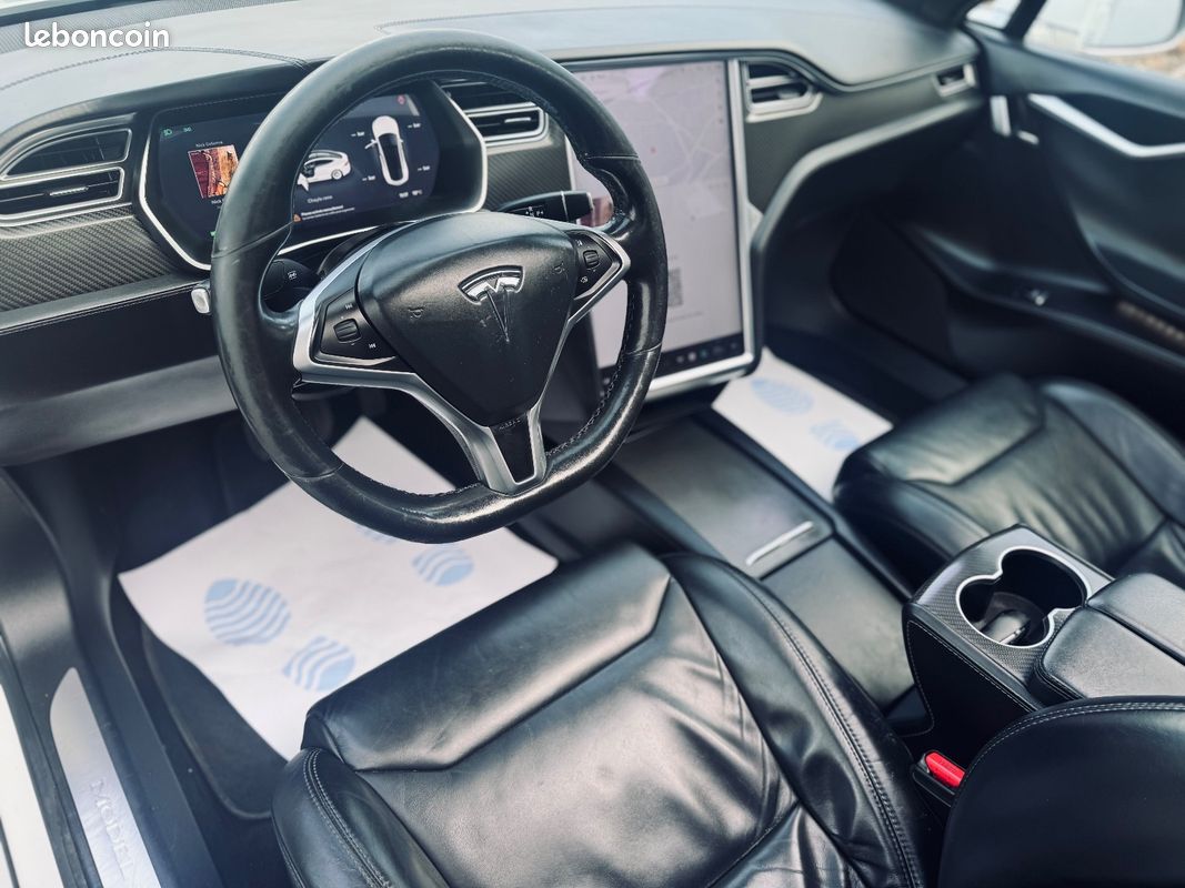 TESLA Model S 320CH BASE + 2EME MAIN + TOIT OUVRANT/PANO + AUTO PILOT + CAMERA DE RECUL + GARANTIE 12 MOIS (image 7)