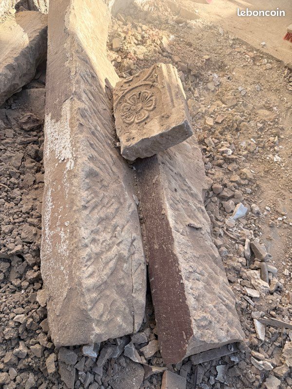 Pierres anciennes en grès des Vosges (image 1)