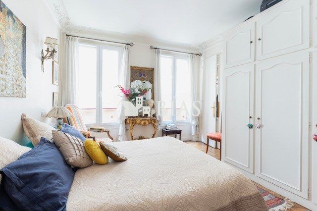Appartement a louer paris-11e-arrondissement - 4 pièce(s) - 117 m2 - Surfyn