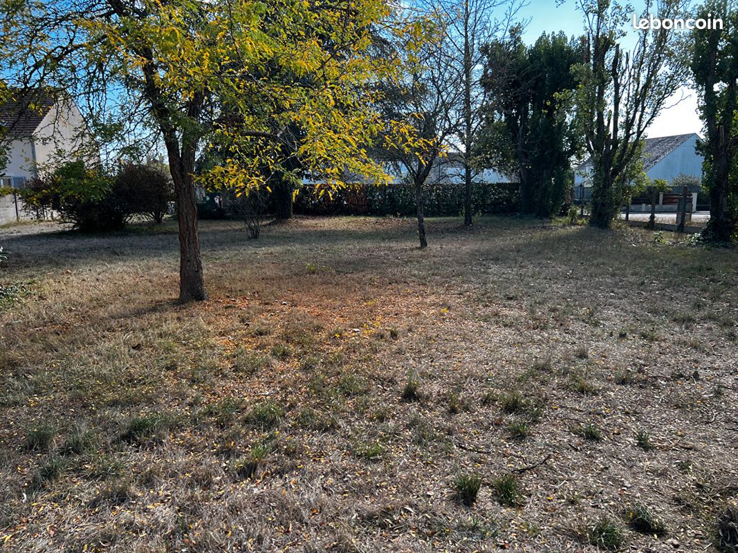 Terrain 800 m² · à Châteauneuf-sur-Loire · 800 m² · 104 000 €