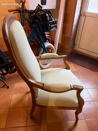 2 Fauteuils Voltaire du 19ème siècle dossiers droits