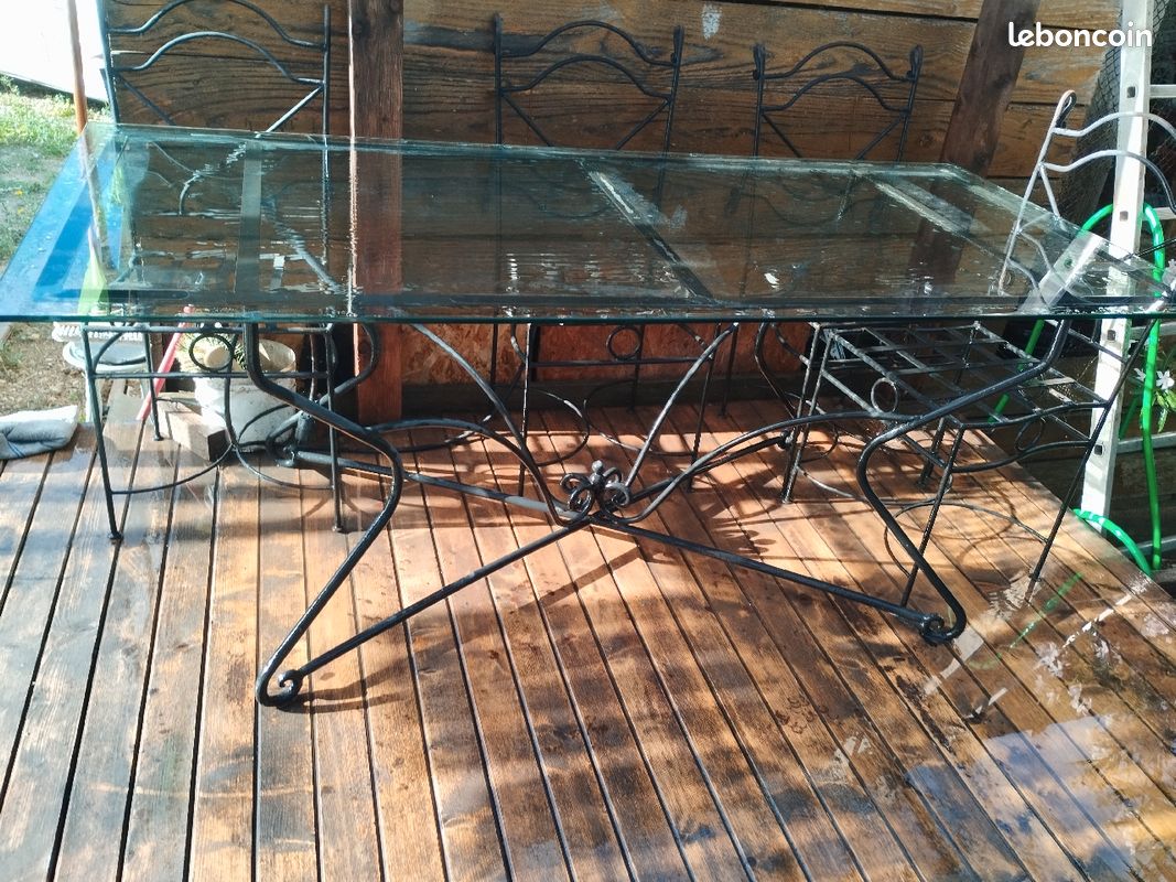 Table et chaises en fer forgé (image 7)