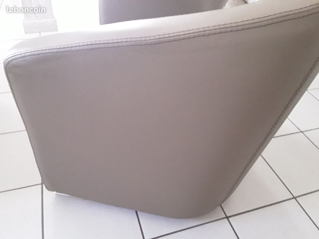 Canapé et fauteuil cabriolet cuir (3780 euros chez Cuir Center, impeccable ) (image 3)