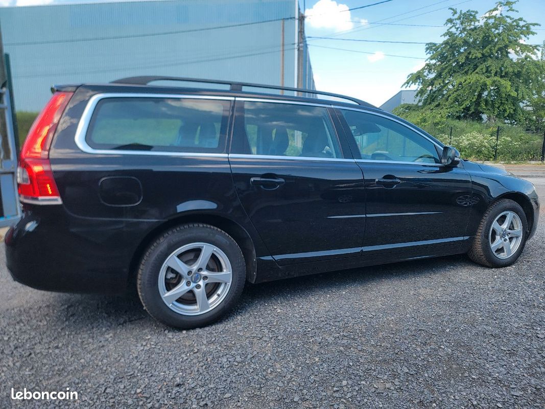 Volvo v70 2l diesel 120ch 2016 (image 5)