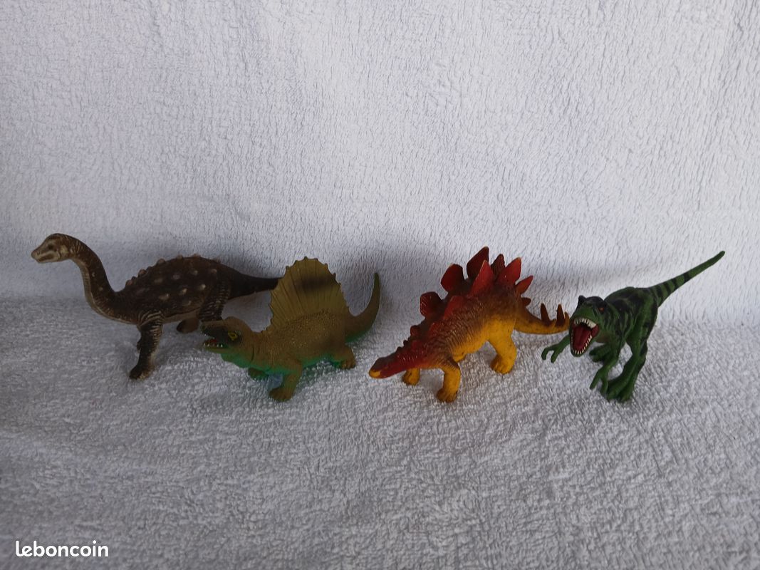Lot de 4 dinosaures (image 1)
