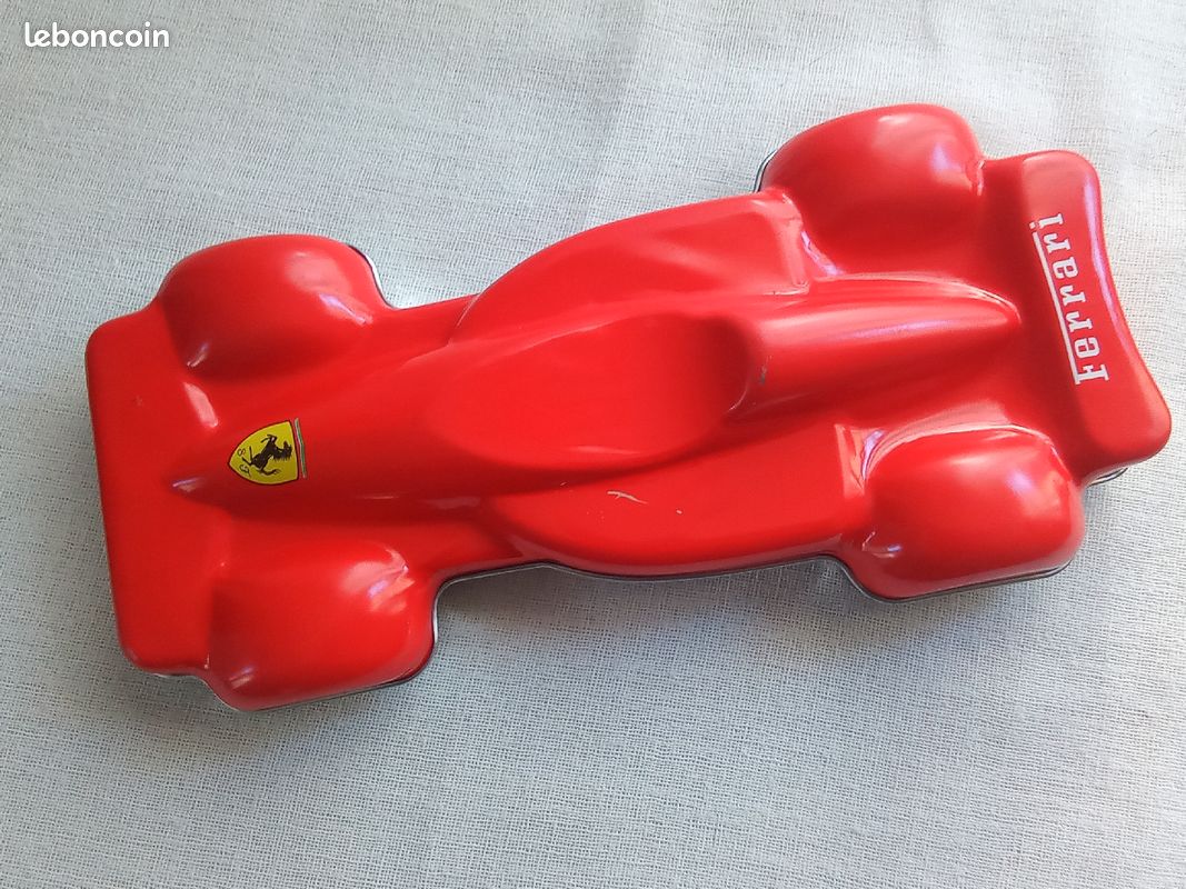 Porte-clés Ferrari en Acier 316L Chromé