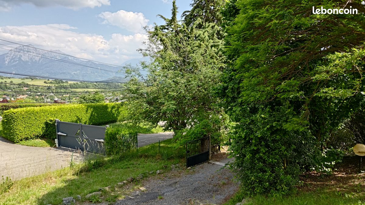 Chalet avec Jacuzzi proche du Lac de Serre-Ponçon (image 17)