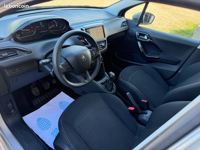 Peugeot 208 1.6 BlueHdi 75 Garantie Clim GPS Kit Distribution OK (image 8)