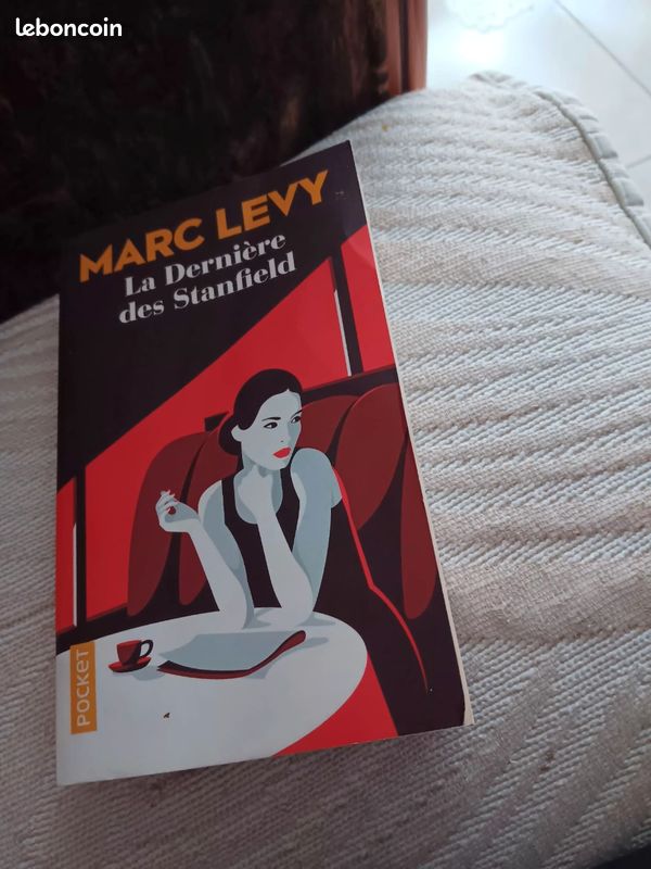 Livre roman (image 1)