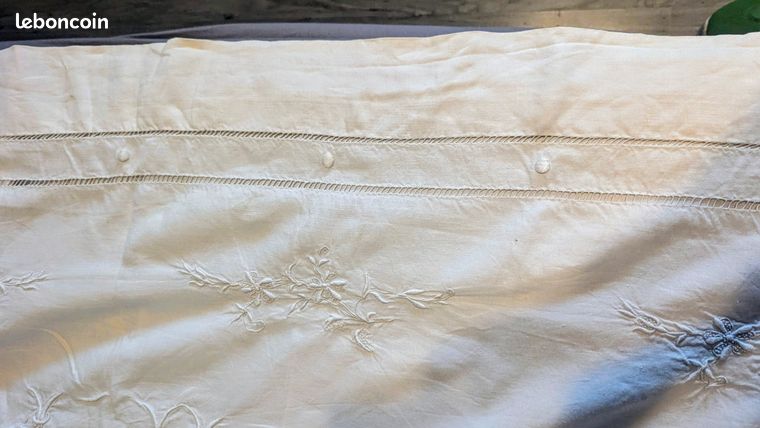 Ancien drap monogrammes OB et bordures vagues - Le Grenier de Lisette