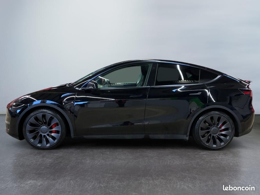 Tesla Model Y Performance Dual Motor AWD - Voitures