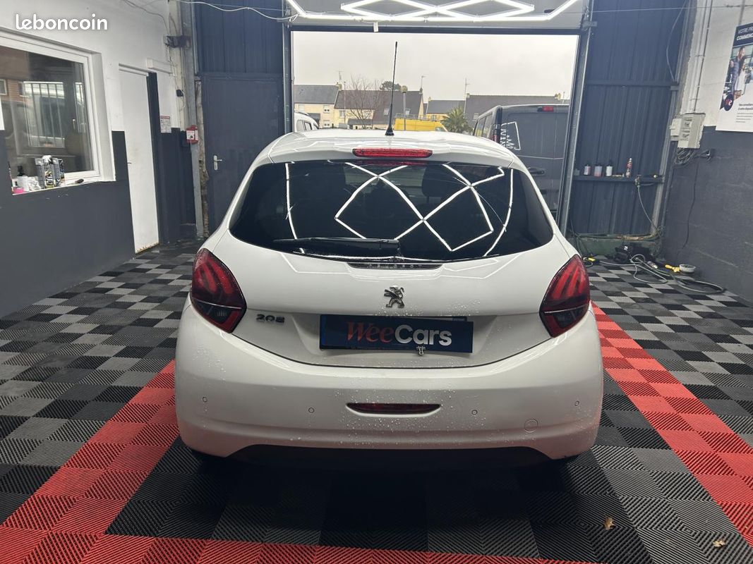 PEUGEOT 208 1.2i 12V - 82 BERLINE Style ( courroie changer + pneu neuf ) (image 22)