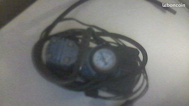 Petit compresseur de voiture avec lampe (image 2)