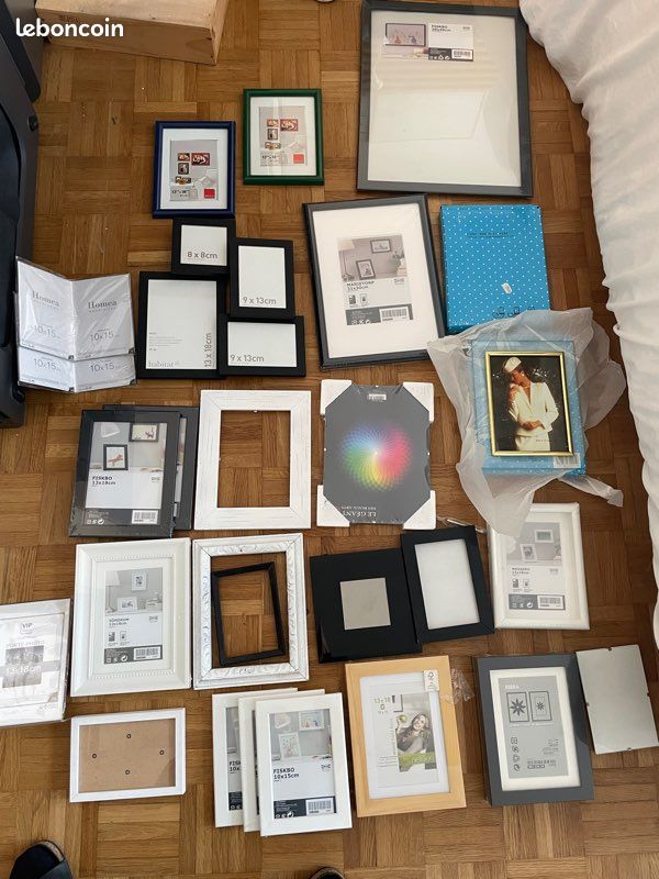 Lot de 25 cadres photos de différents formats (image 1)