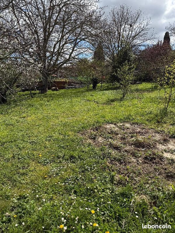 Terrain 525 m² · à Ayguesvives · 525 m² · 150 000 €