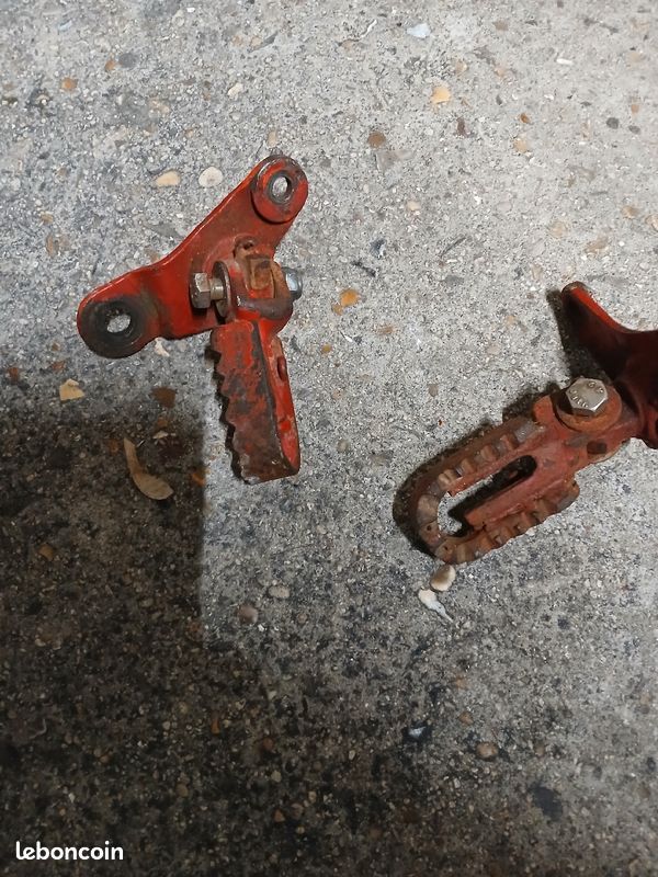 Cale pied avant gauche pour Yamaha 125 TY